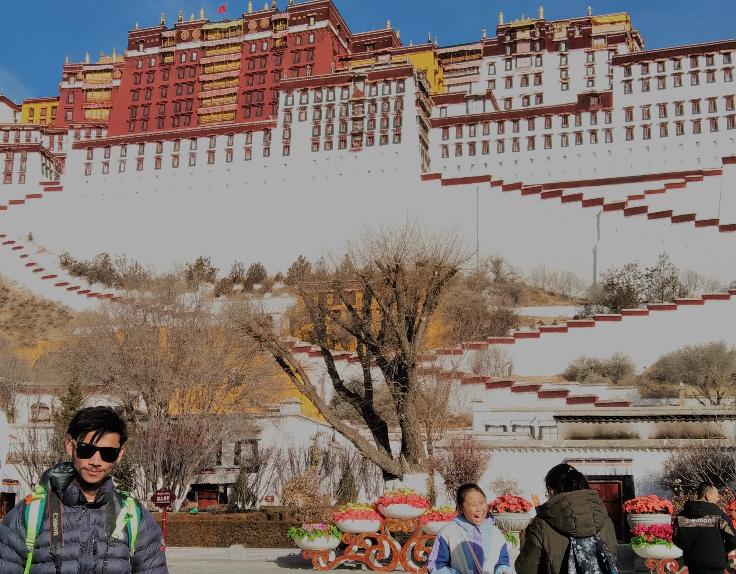1. "Exploring the Roof of the World: A Comprehensive Guide to Your Unforgettable Tibet Tour"
